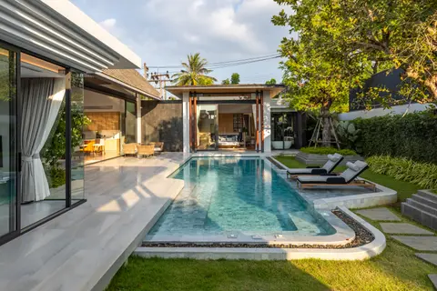AVANA villa: private pool with jacuzzi